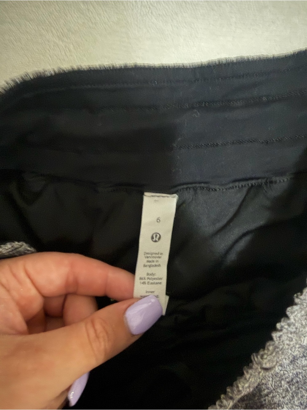 Lululemon track that shirt size 6 - Picture 5 of 6
